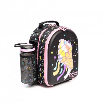 Lunch bag with a bottle of Ice Cream
